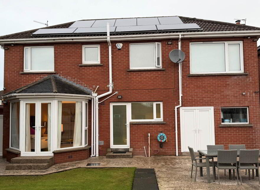 8 Alexander Gardens, Carrickfergus, BT38 7LT