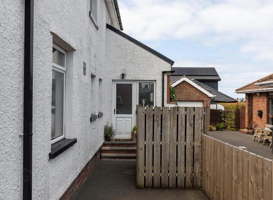 16 Generals Walk, Donaghadee, BT21 0HT