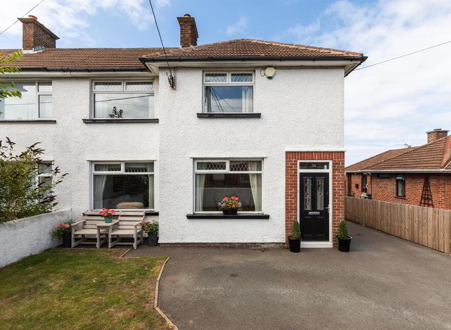 16 Generals Walk, Donaghadee, BT21 0HT