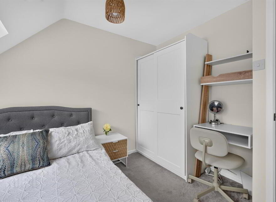 13 Lakeside Drive, Belfast, BT10 0NU