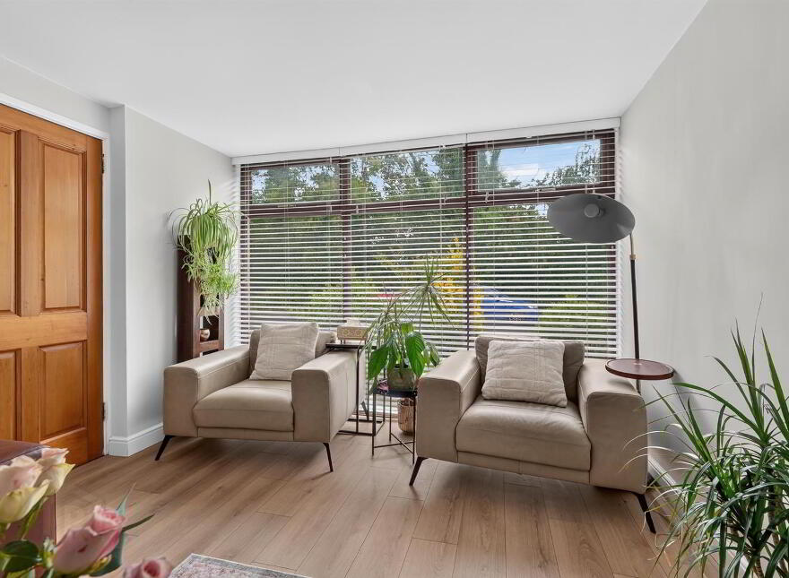 13 Lakeside Drive, Belfast, BT10 0NU