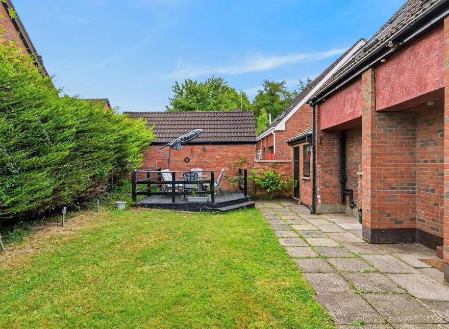 13 Lakeside Drive, Belfast, BT10 0NU