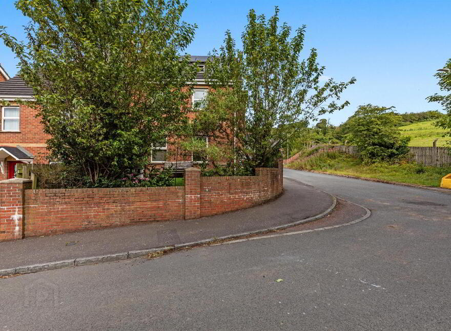 1 Wolfhill Manor, Belfast, BT14 8DE