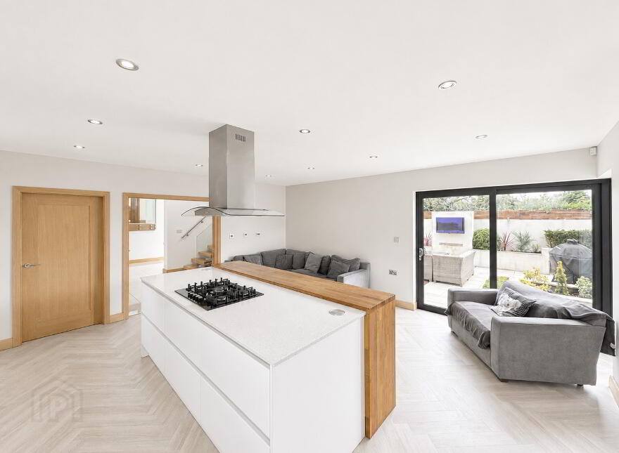 82 Marshallstown Road, Carrickfergus, BT38 9DE