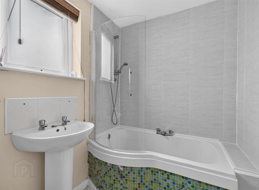 Apt 1, 34 Central Avenue, Bangor, BT20 3AF