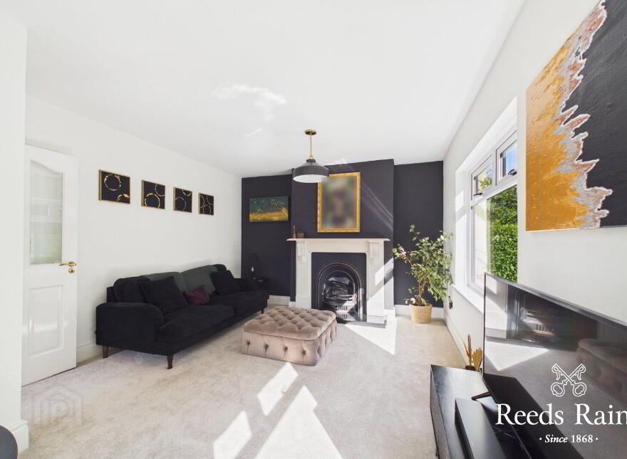27 Moira Road, Hillsborough, BT26 6DU
