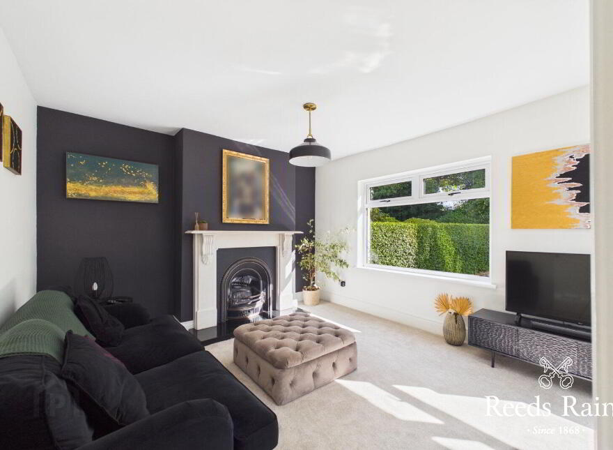 27 Moira Road, Hillsborough, BT26 6DU