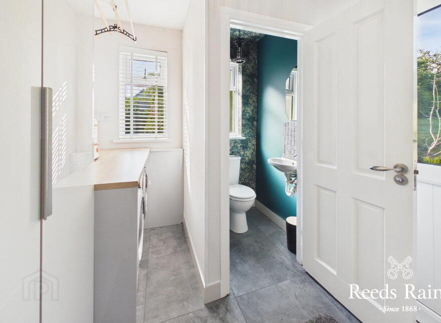 27 Moira Road, Hillsborough, BT26 6DU