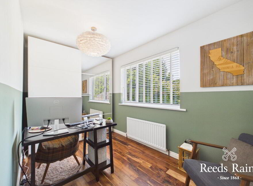 27 Moira Road, Hillsborough, BT26 6DU