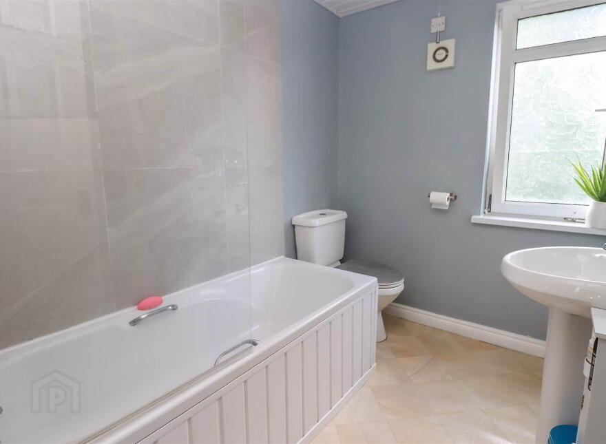 64b Craignish Crescent, Dundonald, Belfast, BT16 2RX
