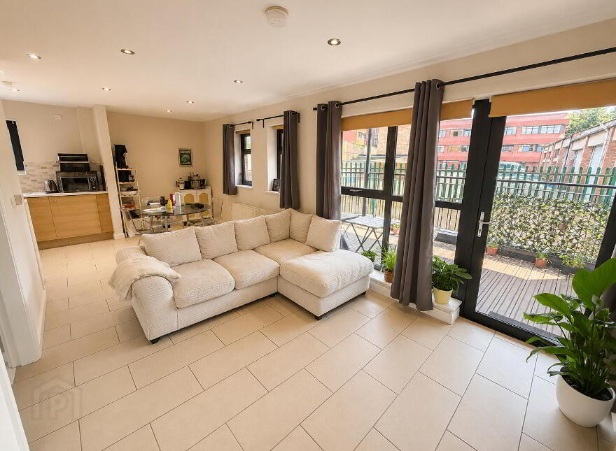 8 Wallace Apartments, Lisburn, BT27 4EJ