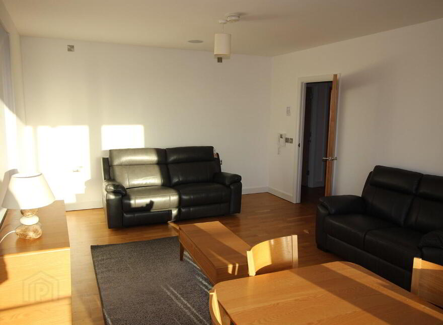 C40 Apartment The Keel Building, 33 Annadale Crescent, Belfast, BT7 3ND