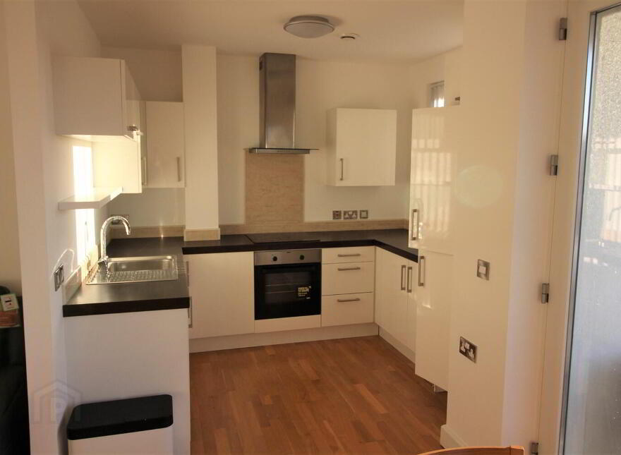 C40 Apartment The Keel Building, 33 Annadale Crescent, Belfast, BT7 3ND