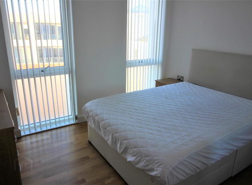 C40 Apartment The Keel Building, 33 Annadale Crescent, Belfast, BT7 3ND