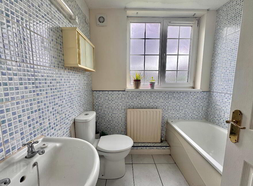 6C Creighton Mews, Dunmurry, Belfast, BT17 0LD
