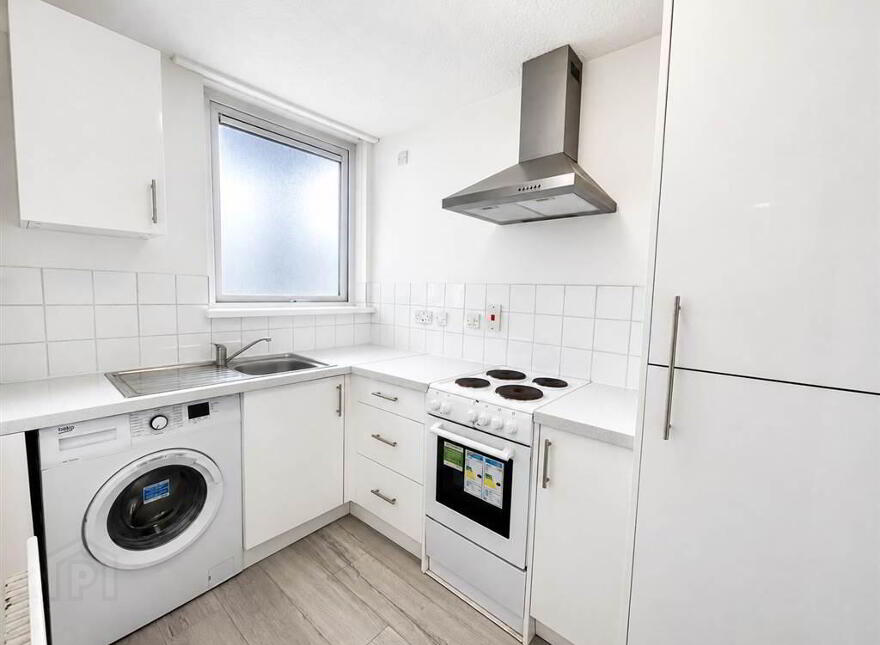 110b Belvoir Drive, Belfast, BT8 7DT