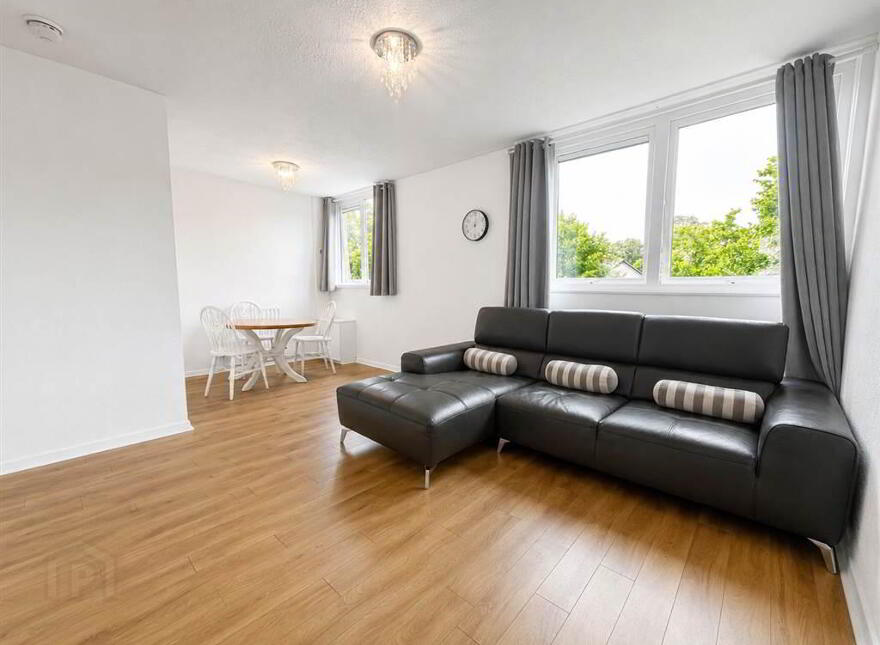 110b Belvoir Drive, Belfast, BT8 7DT