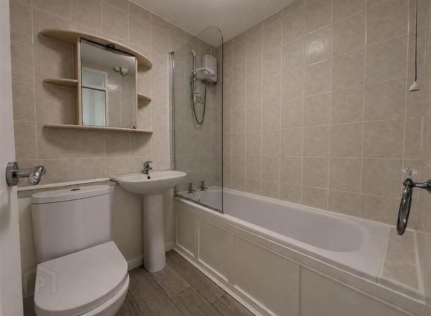 110b Belvoir Drive, Belfast, BT8 7DT