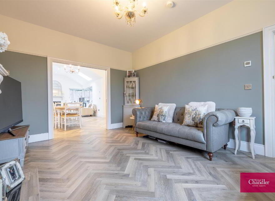 Ballydoolan House, 19b Upper Mealough Road, Belfast, BT8 8LR