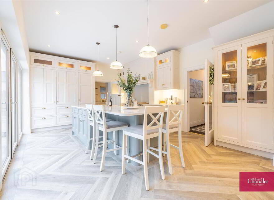 Ballydoolan House, 19b Upper Mealough Road, Belfast, BT8 8LR