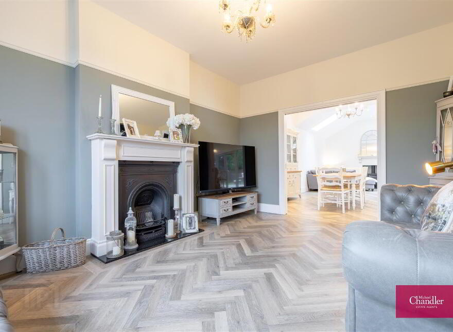 Ballydoolan House, 19b Upper Mealough Road, Belfast, BT8 8LR
