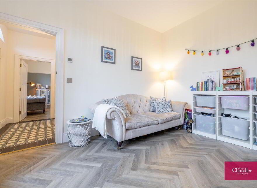 Ballydoolan House, 19b Upper Mealough Road, Belfast, BT8 8LR