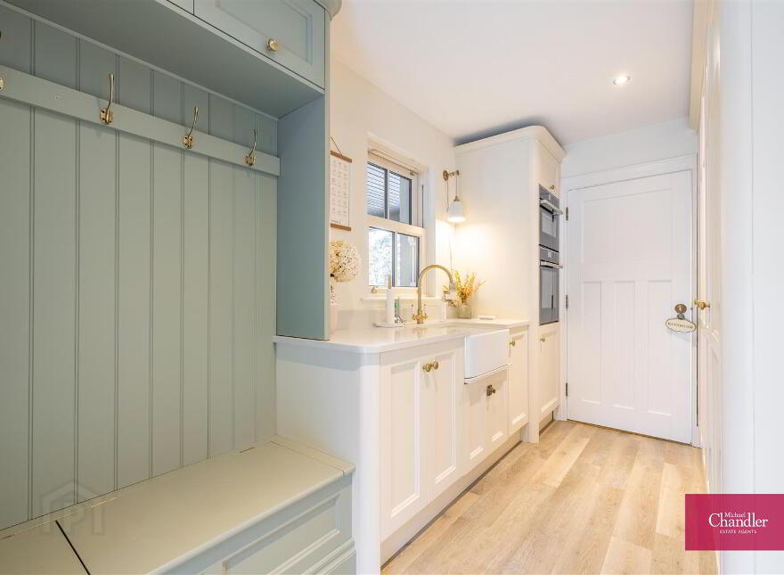 Ballydoolan House, 19b Upper Mealough Road, Belfast, BT8 8LR