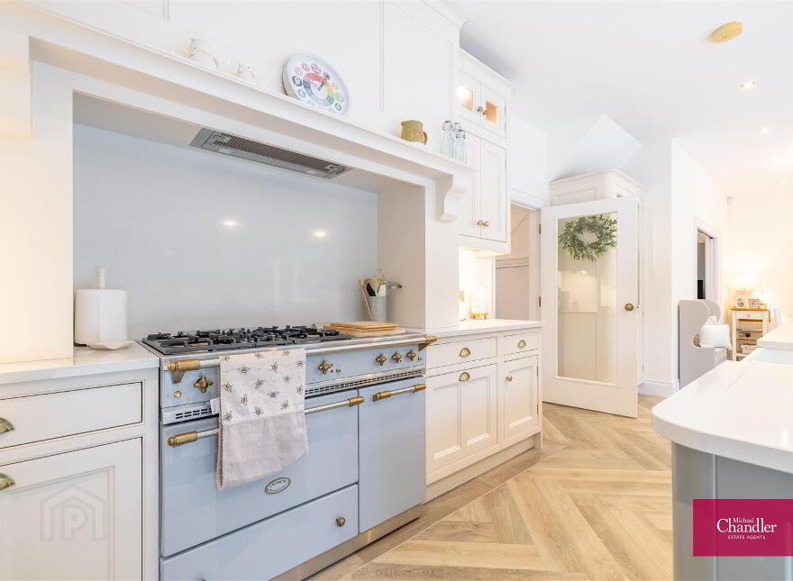Ballydoolan House, 19b Upper Mealough Road, Belfast, BT8 8LR
