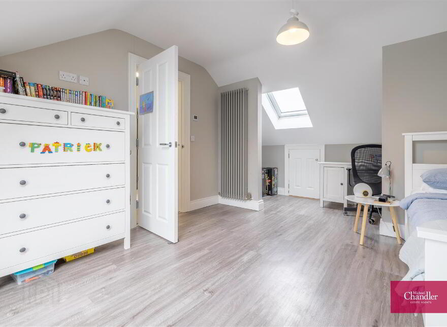Ballydoolan House, 19b Upper Mealough Road, Belfast, BT8 8LR