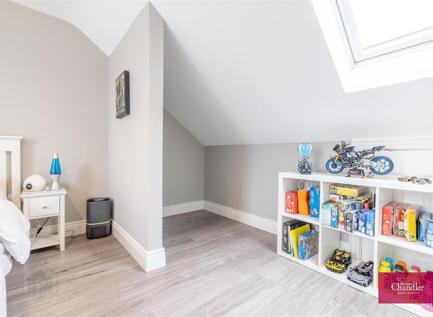 Ballydoolan House, 19b Upper Mealough Road, Belfast, BT8 8LR
