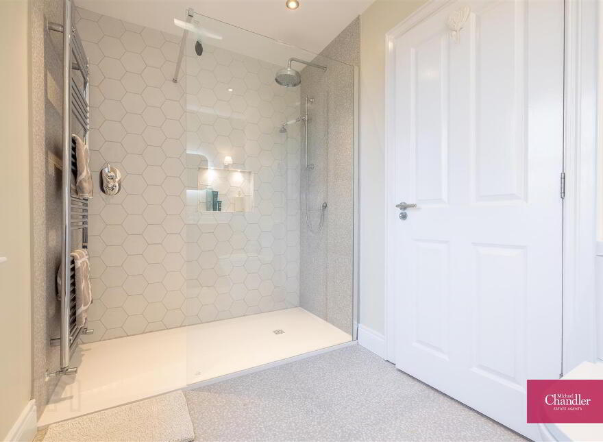 Ballydoolan House, 19b Upper Mealough Road, Belfast, BT8 8LR