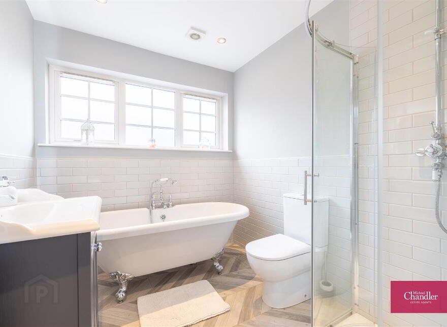 Ballydoolan House, 19b Upper Mealough Road, Belfast, BT8 8LR