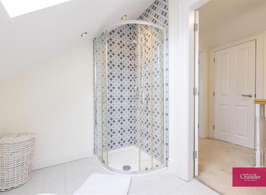Ballydoolan House, 19b Upper Mealough Road, Belfast, BT8 8LR