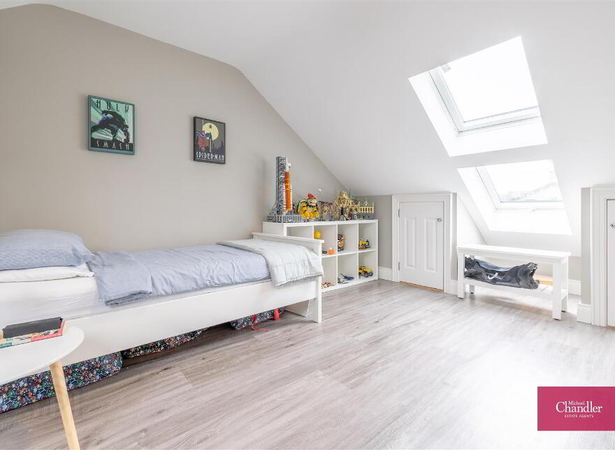 Ballydoolan House, 19b Upper Mealough Road, Belfast, BT8 8LR