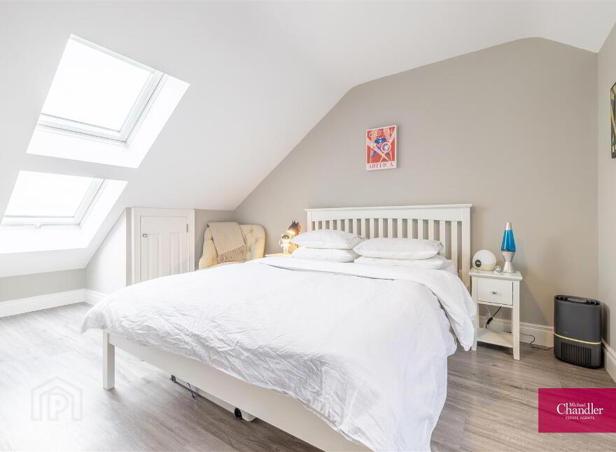 Ballydoolan House, 19b Upper Mealough Road, Belfast, BT8 8LR