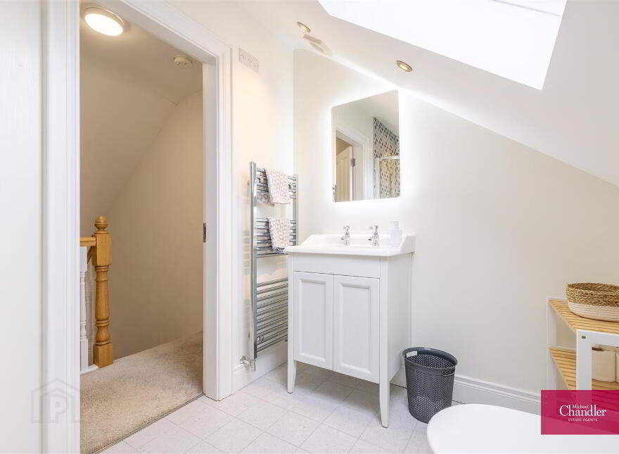 Ballydoolan House, 19b Upper Mealough Road, Belfast, BT8 8LR