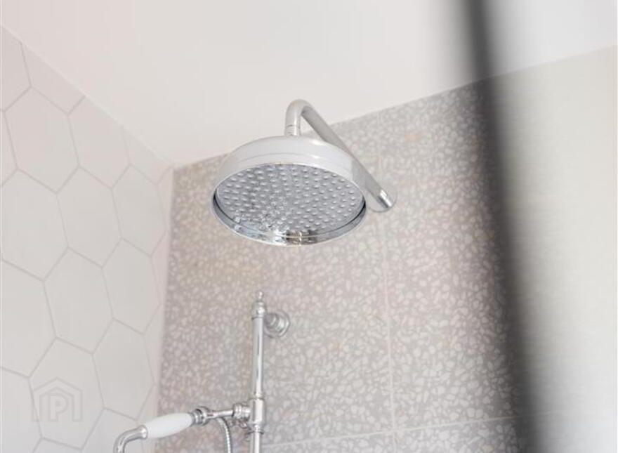 Ballydoolan House, 19b Upper Mealough Road, Belfast, BT8 8LR