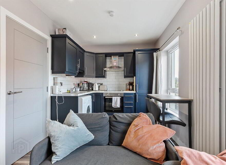 Apartment 3 153 Albertbridge Road, Belfast, BT5 4PS