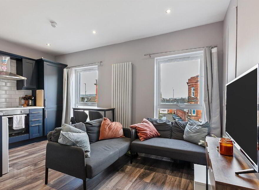 Apartment 3 153 Albertbridge Road, Belfast, BT5 4PS