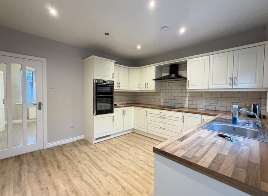 83 Newcastle Street, Kilkeel, BT34 4AQ