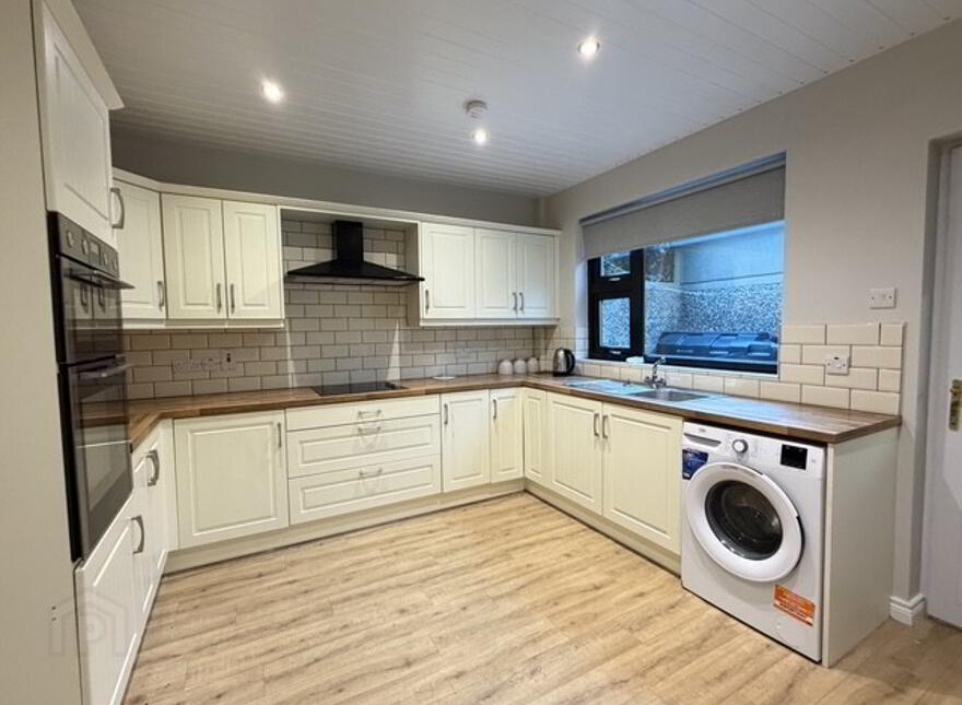 83 Newcastle Street, Kilkeel, BT34 4AQ