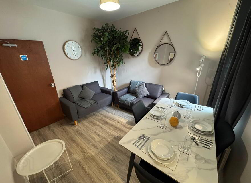 Dunluce Ave, Belfast, BT9 7AZ