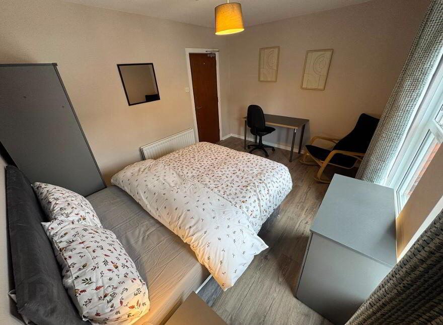 Dunluce Ave, Belfast, BT9 7AZ