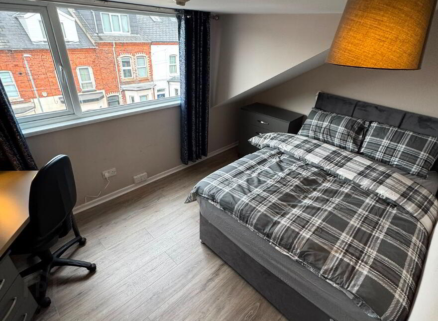 Dunluce Ave, Belfast, BT9 7AZ