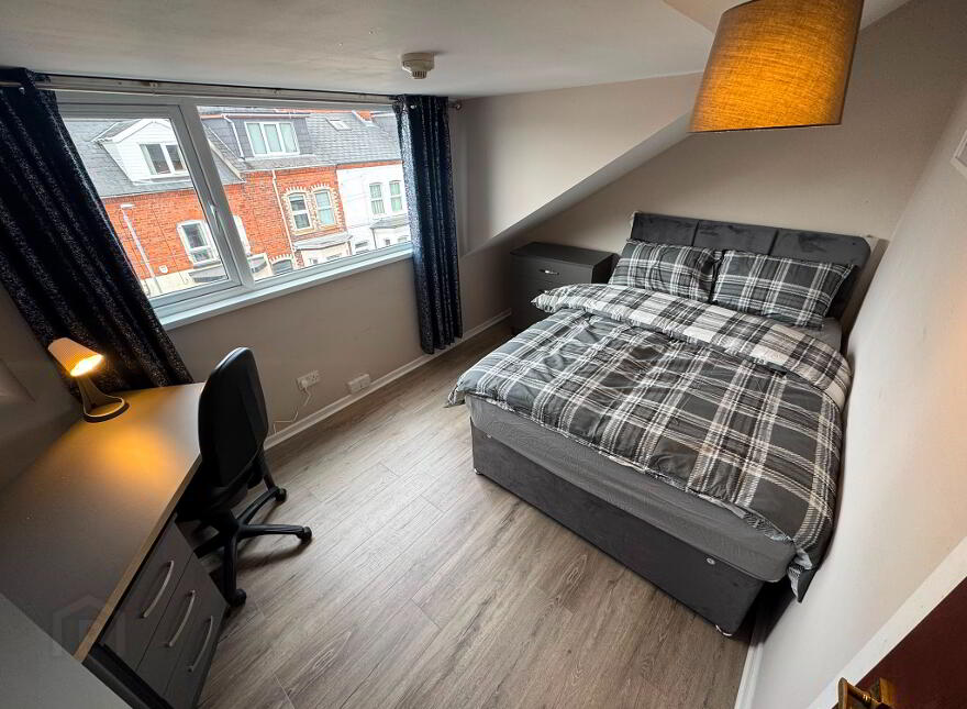 Dunluce Ave, Belfast, BT9 7AZ