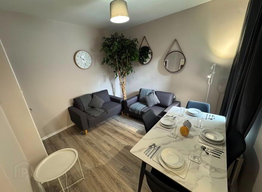 Dunluce Ave, Belfast, BT9 7AZ