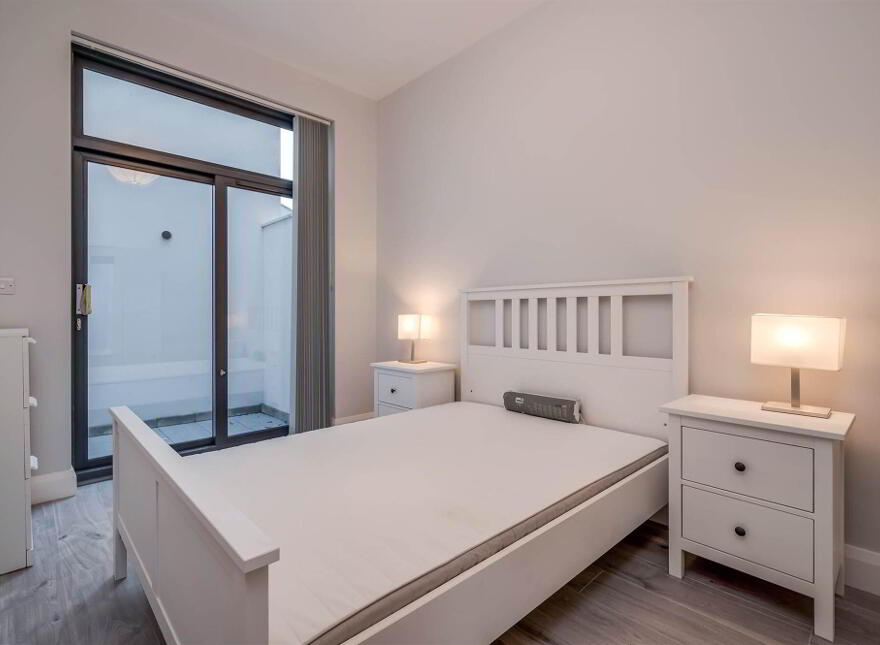 Apt 2, 41 Wellington Park, Belfast, BT9 6DN