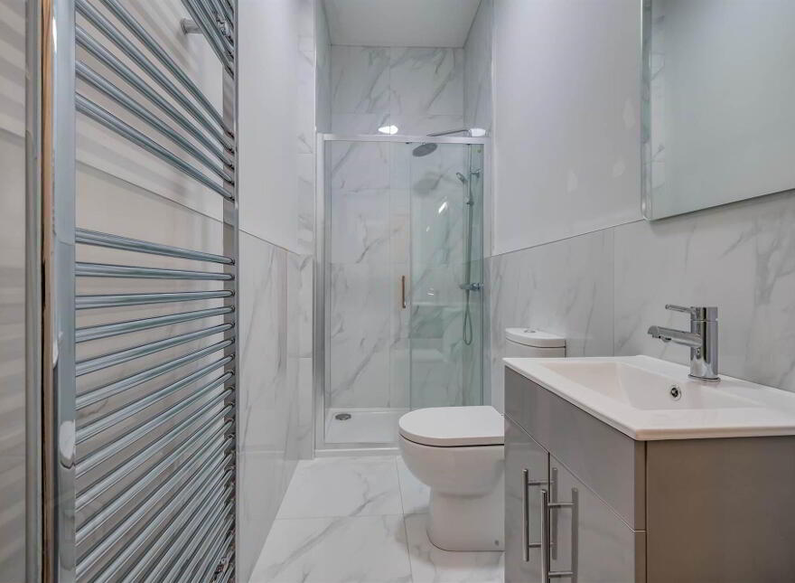 Apt 2, 41 Wellington Park, Belfast, BT9 6DN