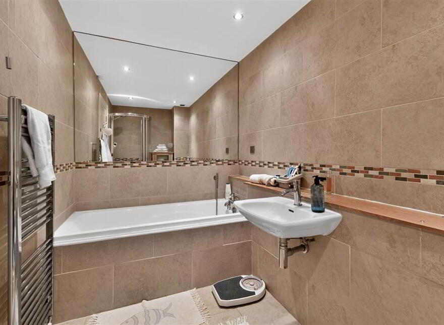 16 Regents Wood, Malone Road, Belfast, BT9 5RW
