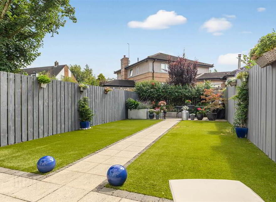 16 Regents Wood, Malone Road, Belfast, BT9 5RW